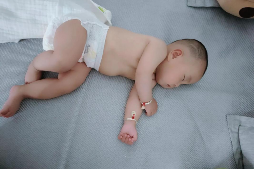 永新宝宝总是摇头怎么回事